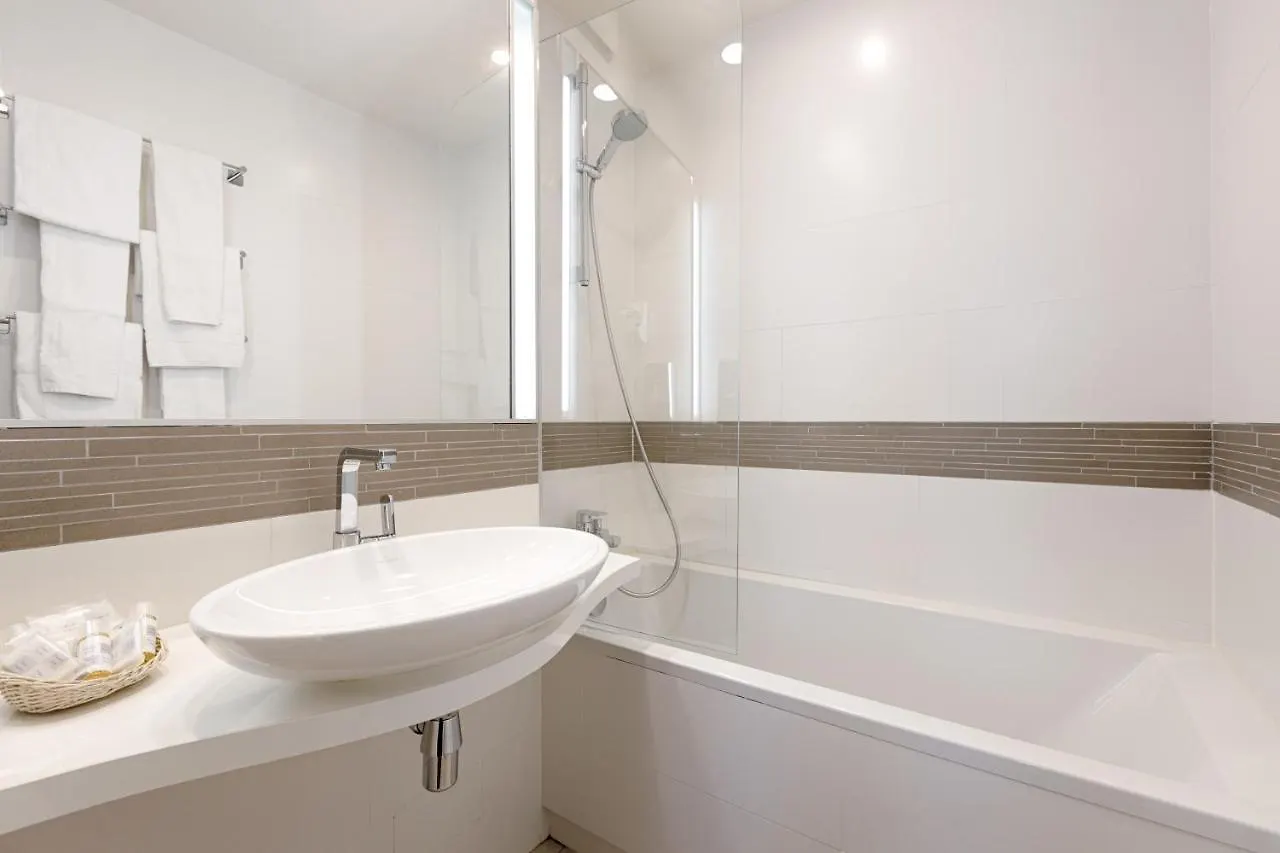 Hotel Apollinaire Paris