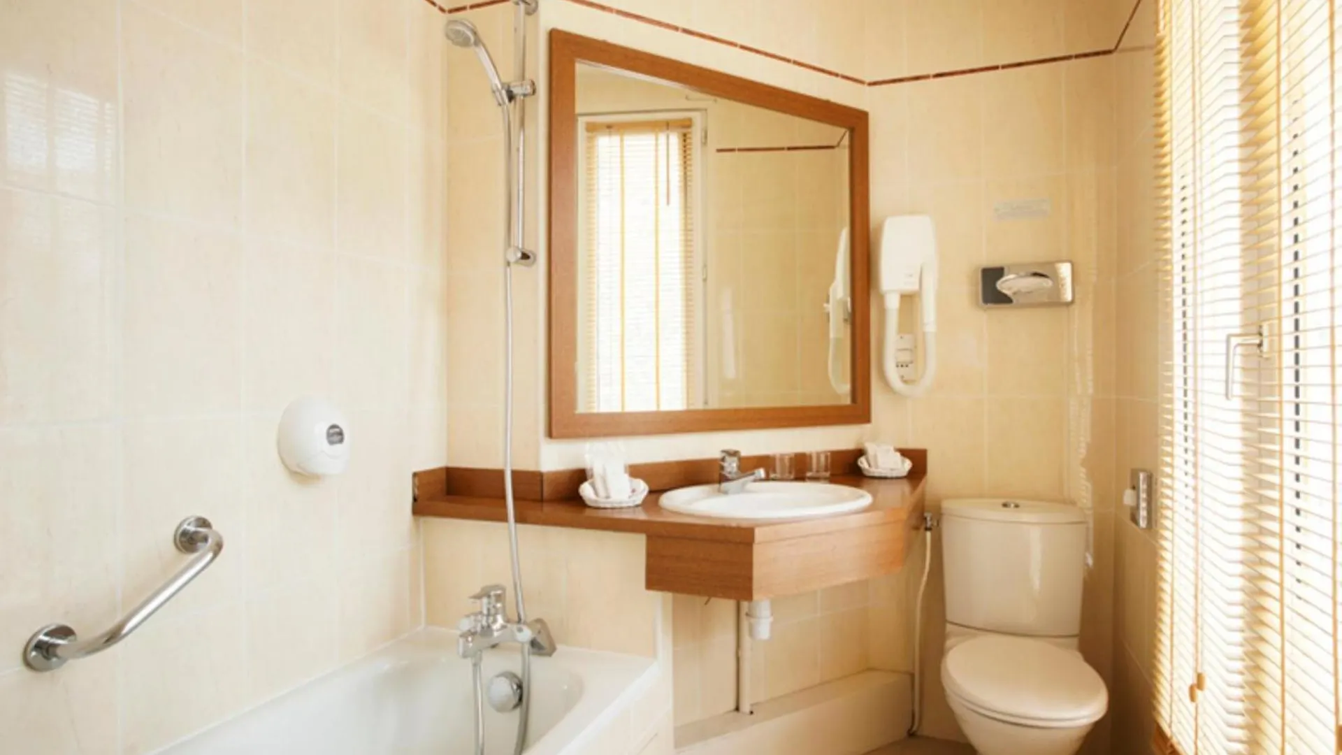 Hotel Apollinaire