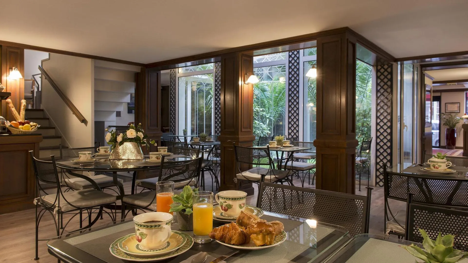 Hotel Apollinaire Paris